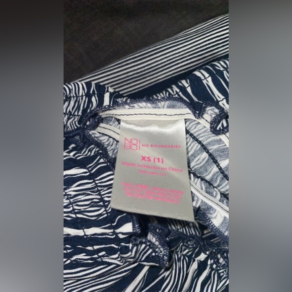 No boundaries two piece set - Picture 2 of 2